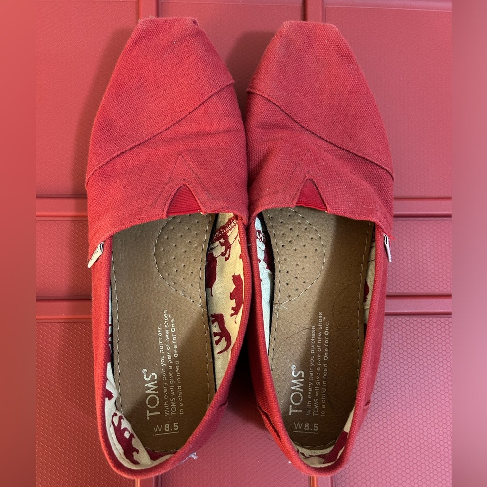 Women’s Toms Slip-Ons in Red